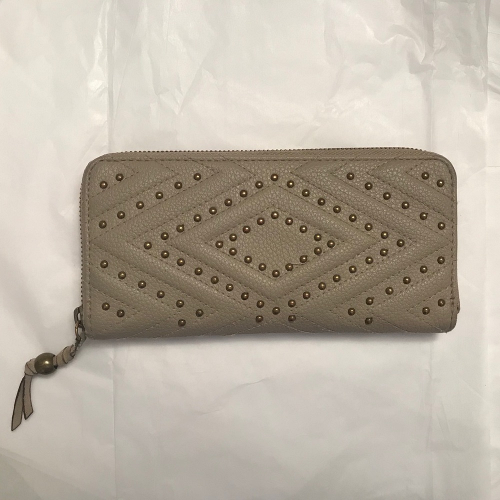 Jessica Simpson Zip Around Romy Wallet